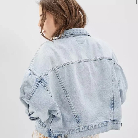 AE American Eagle Women's Cropped Denim Jacket - Picture 3 of 4